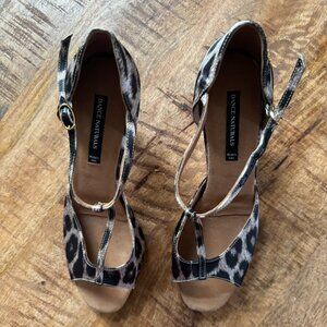 Dance Naturals Art. 200 White Leopard 2: Flare Heel Sz 39